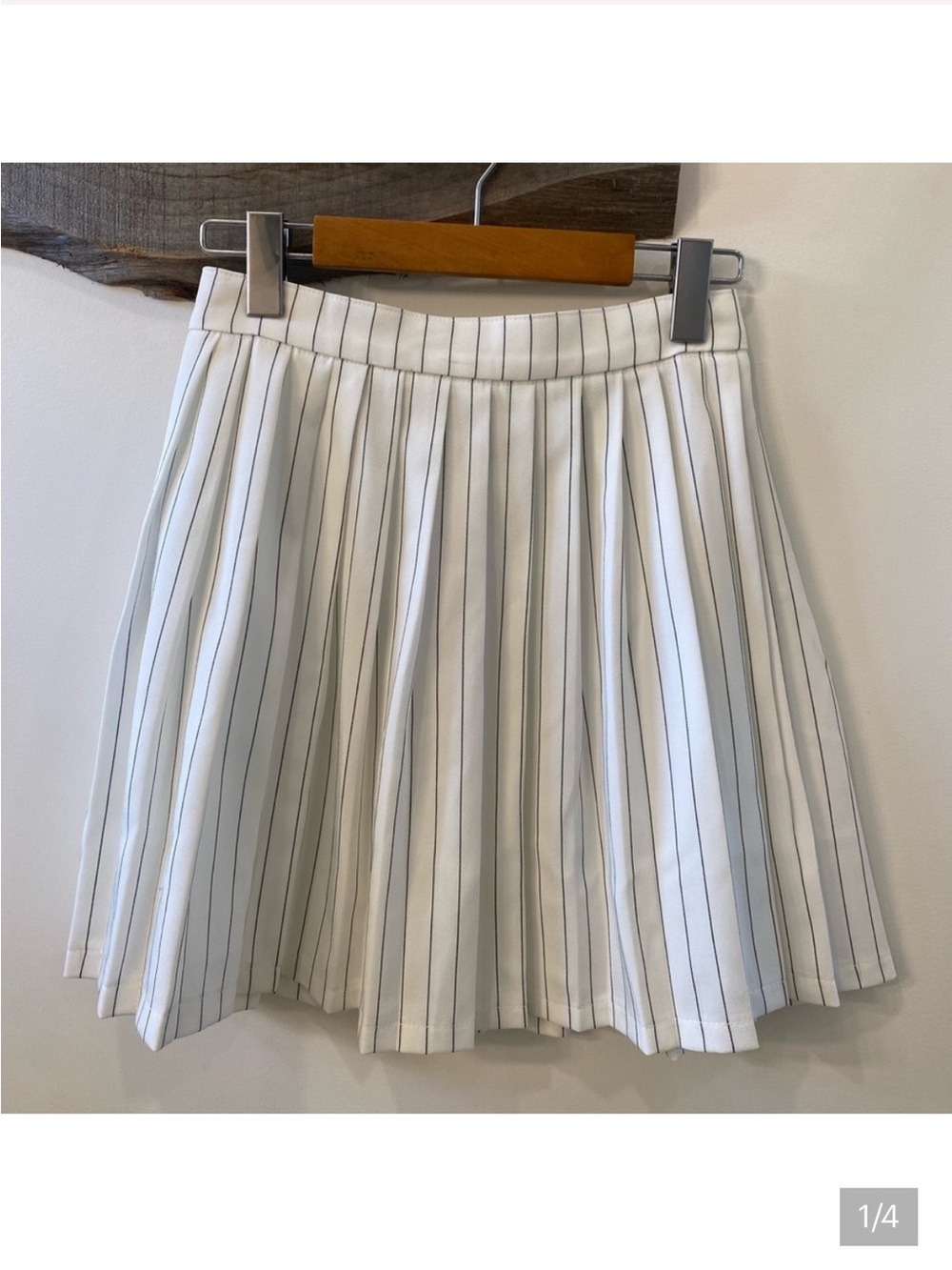 2 mini skirt bundle Lioness and EENK pleated